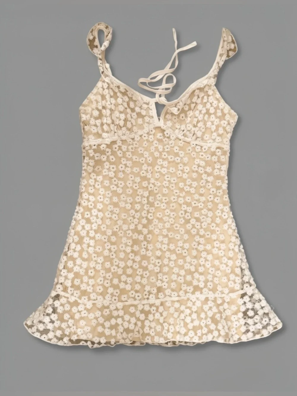 Lulus NWOT White Daisy 3D Lace Tie Front Illusion Ruffle Mini Dress Small S